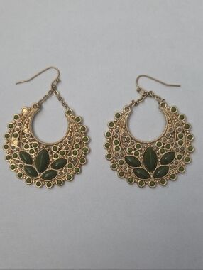 Vintage Lia Sophia Gold Tone Green Cabochon Dangle Drop Earrings Boho